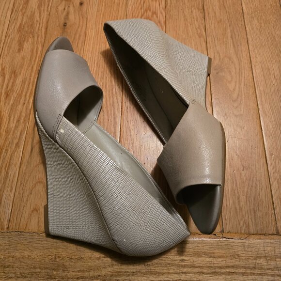 Franco Sarto Grey Wedge Sandals - Size 8 - Picture 3 of 5